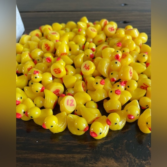 Mini Resin Ducks 100Pcs Yellow Tiny Ducks Little Duck Figures - Picture 2 of 2